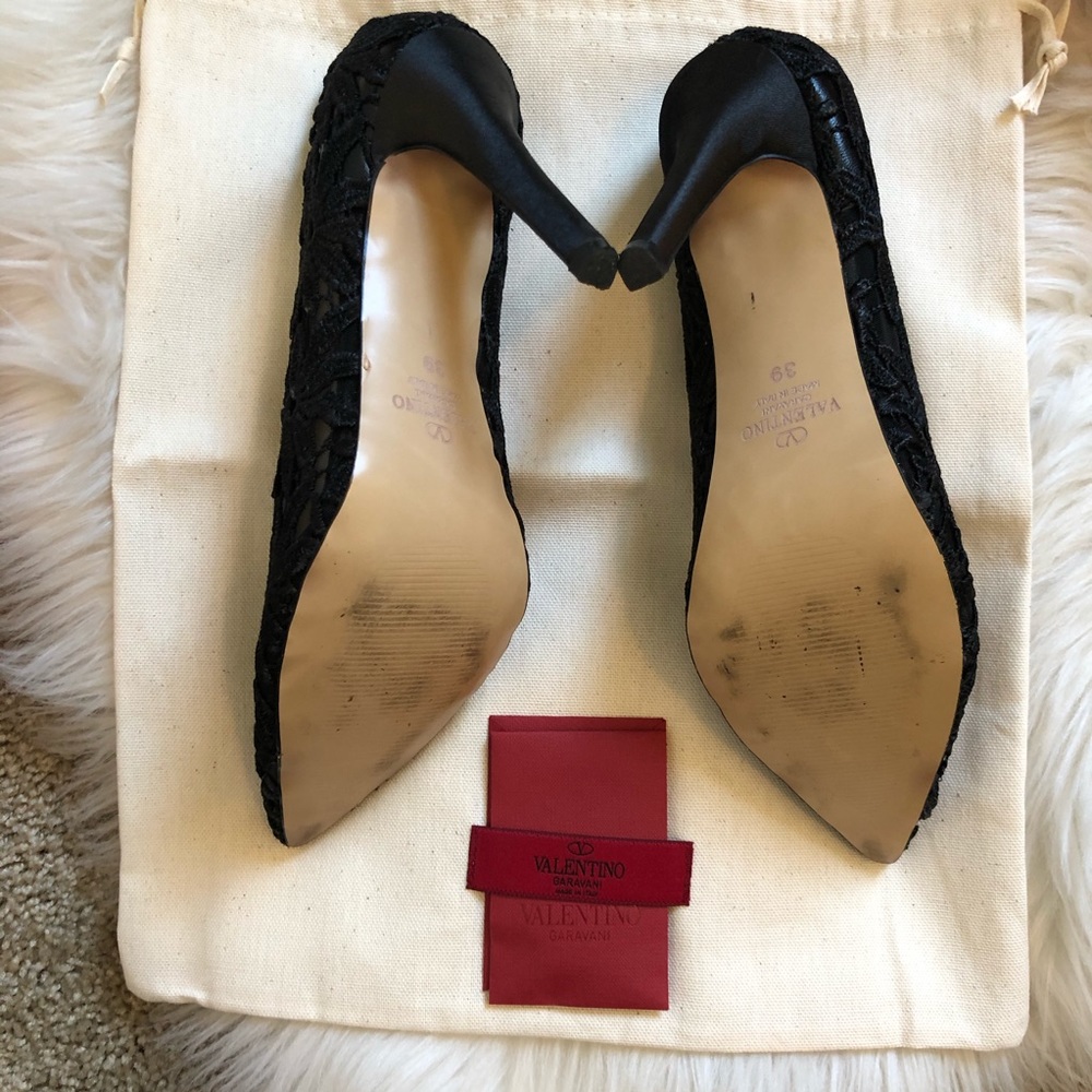 Valentino 39 Black Lace Pumps - Picture 7 of 8